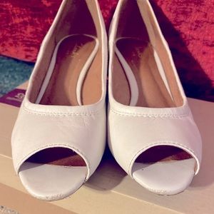 Clarks white wedges